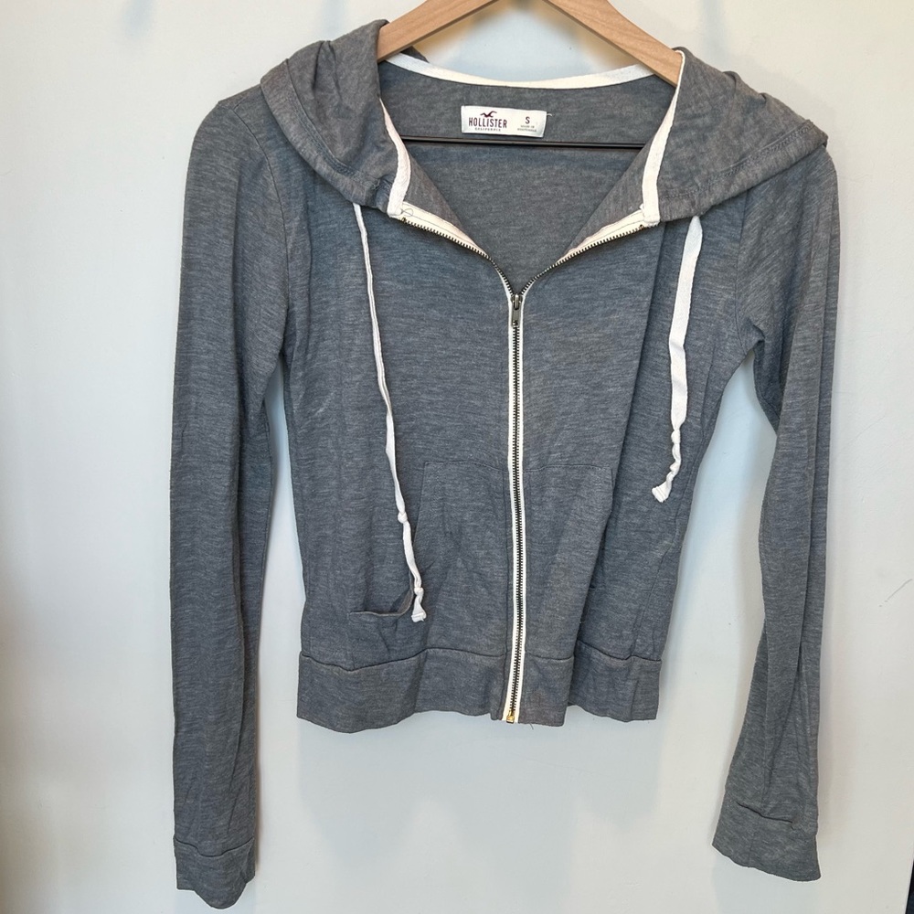 Hollister Women's Gray Lightweight Zip Up Jacket - size S